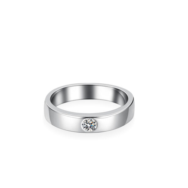 Silver Moissanite Men's Ring: Uncompromising Brilliance & Strength - Image 3